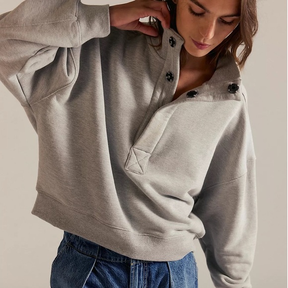 We The Free Tops - We The Free Timeless Pullover Sweatshirt. Size S.